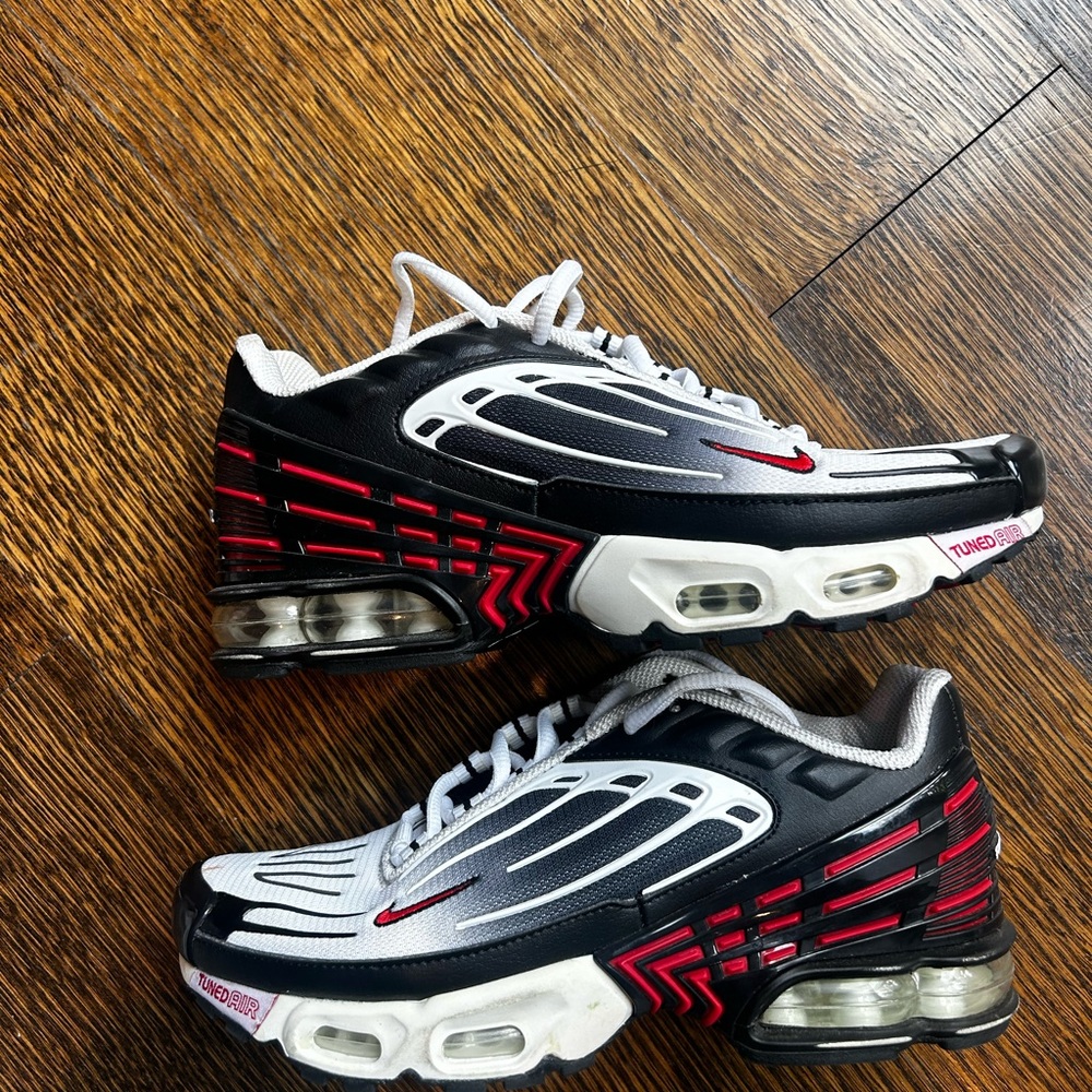 Nike TN air max plus, youth size 4.5, wines size 6, SF 49ers colors!